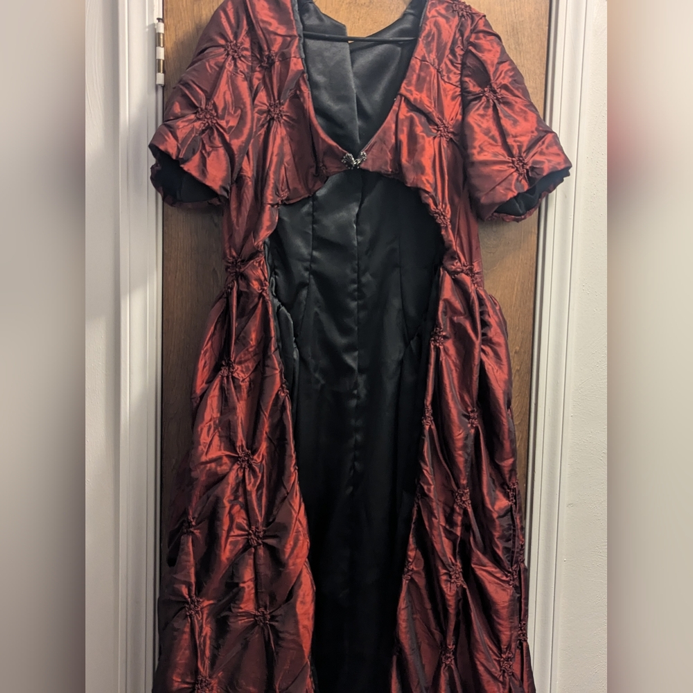Elegant Unique Handmade Medieval Times Cloak Reddish and Black 14